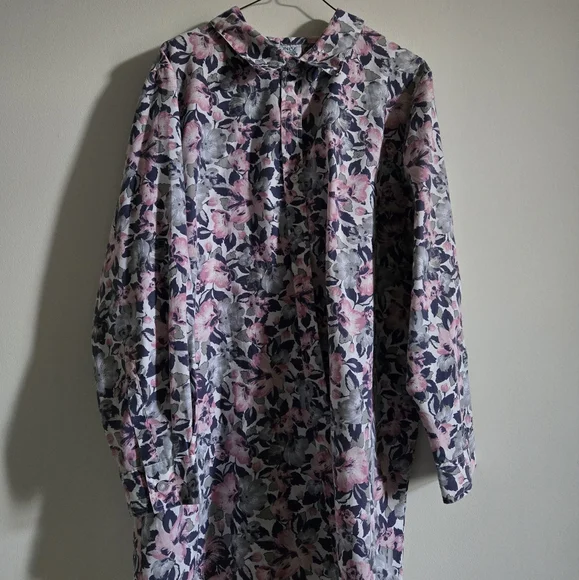 Floral Button up - Picture 2 of 4